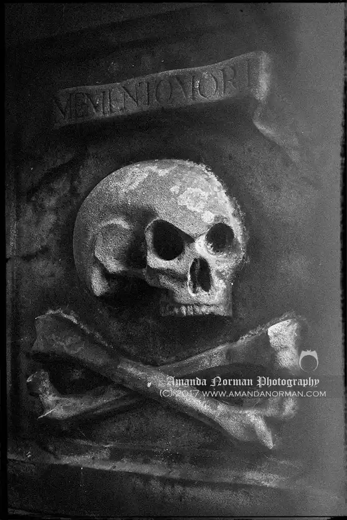 Photograph by Amanda Norman of a Memento Mori headstone in Edinburgh